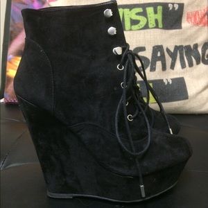 Black wedge boots